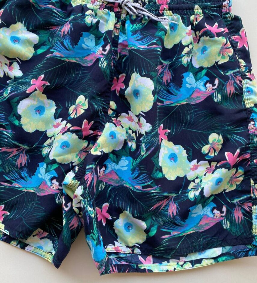 Bermuda Masculina Tactel com Elástico Estampa Tropical Azul - Fernanda Ramos Store