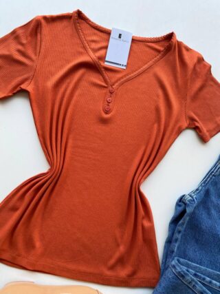 Blusa Feminina Elouise Manga Curta com Detalhes Coral - Fernanda Ramos Store