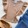Blusa Feminina Manga Muscle com Detalhes em Guipir Bege AT5205 - Fernanda Ramos Store