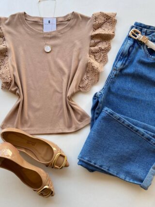 Blusa Feminina Manga Muscle com Detalhes em Guipir Bege AT5205 - Fernanda Ramos Store