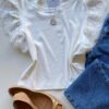 Blusa Feminina Manga Muscle com Detalhes em Guipir Branca AT5205 - Fernanda Ramos Store