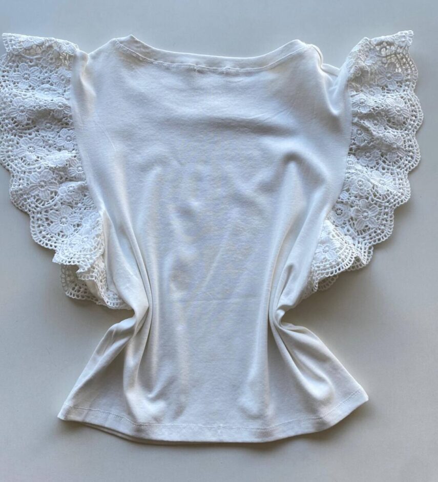 Blusa Feminina Manga Muscle com Detalhes em Guipir Branca AT5205 - Fernanda Ramos Store