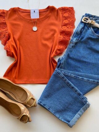 Blusa Feminina Manga Muscle com Detalhes em Guipir Coral AT5205 - Fernanda Ramos Store