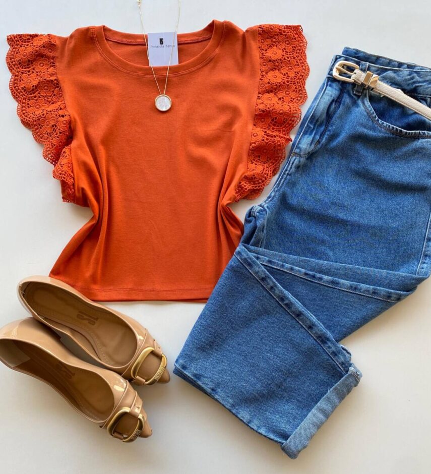 Blusa Feminina Manga Muscle com Detalhes em Guipir Coral AT5205 - Fernanda Ramos Store