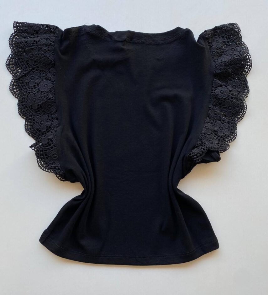 Blusa Feminina Manga Muscle com Detalhes em Guipir Preta AT5205 - Fernanda Ramos Store