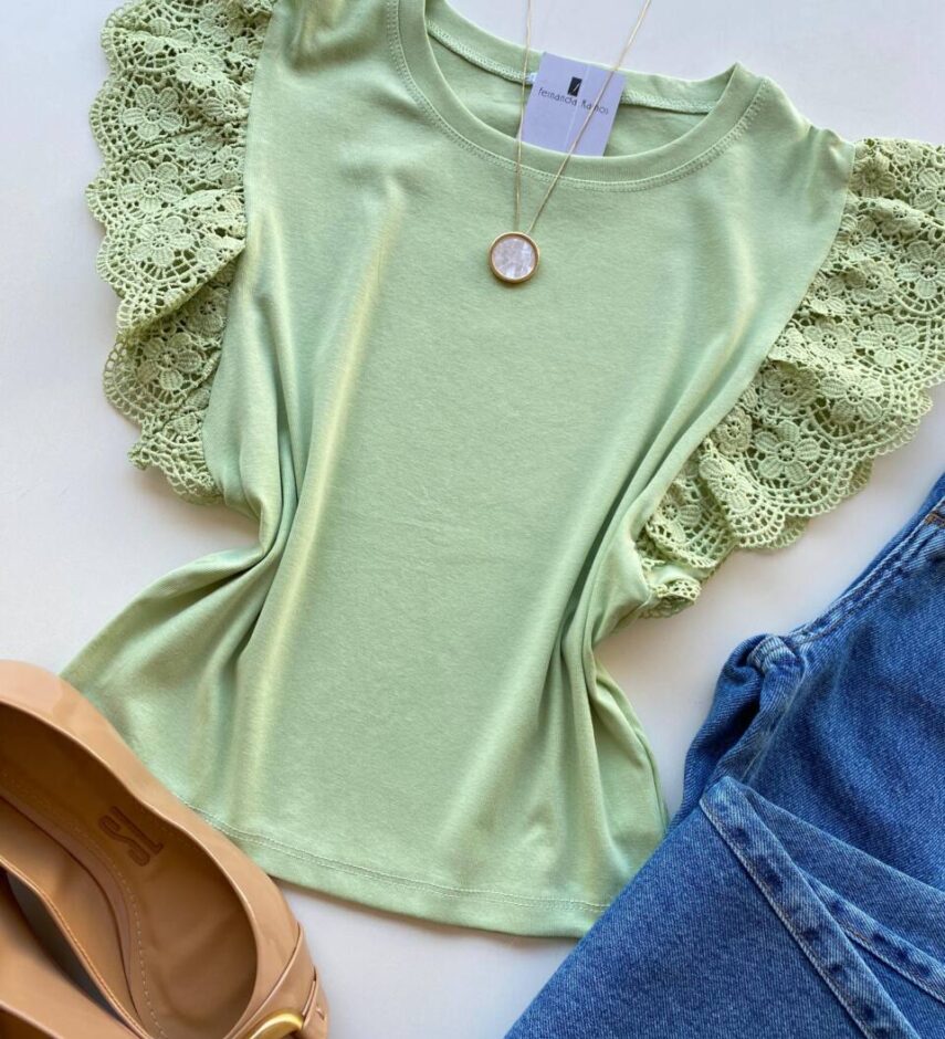 Blusa Feminina Manga Muscle com Detalhes em Guipir Verde AT5205 - Fernanda Ramos Store