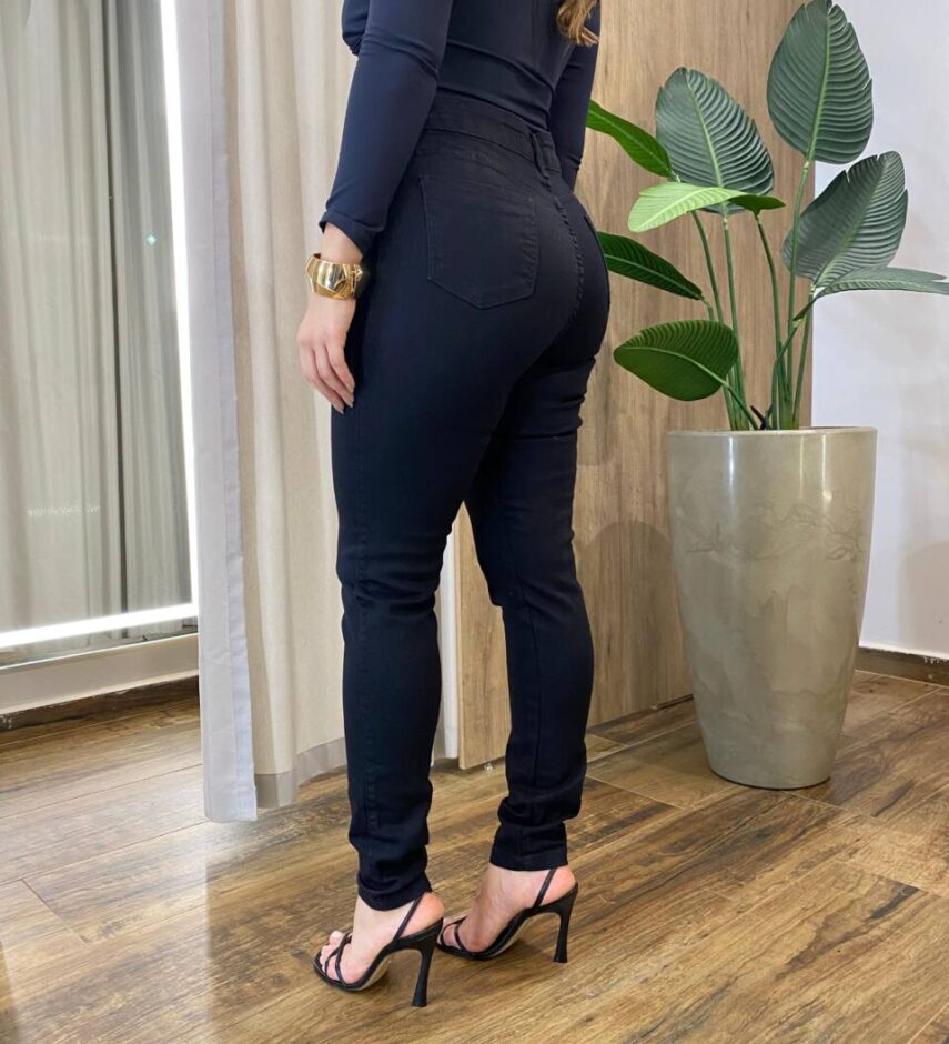 Calça Feminina Jeans Cigarrete Preta 18140 - Fernanda Ramos Store