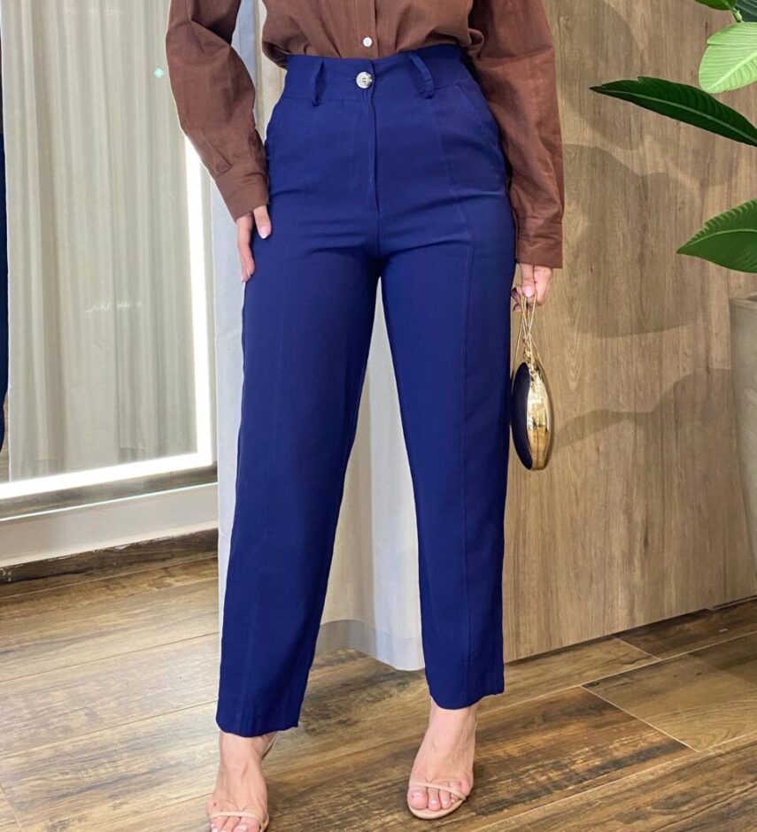Calça Feminina Social Helena com Bolsos Azul Marinho - Fernanda Ramos Store