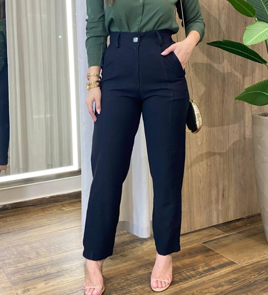 Calça Feminina Social Helena com Bolsos Preta - Fernanda Ramos Store