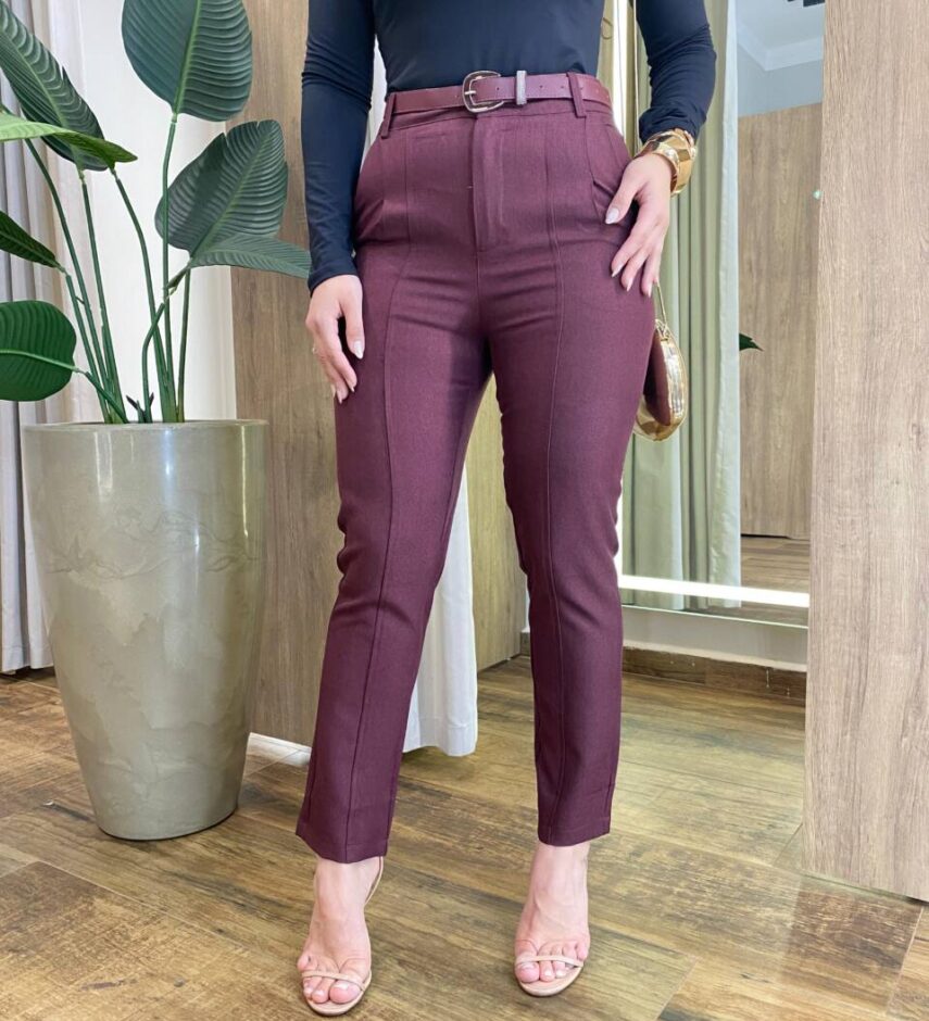Calça Feminina Social Milena com Cinto e Bolsos Marsala - Fernanda Ramos Store