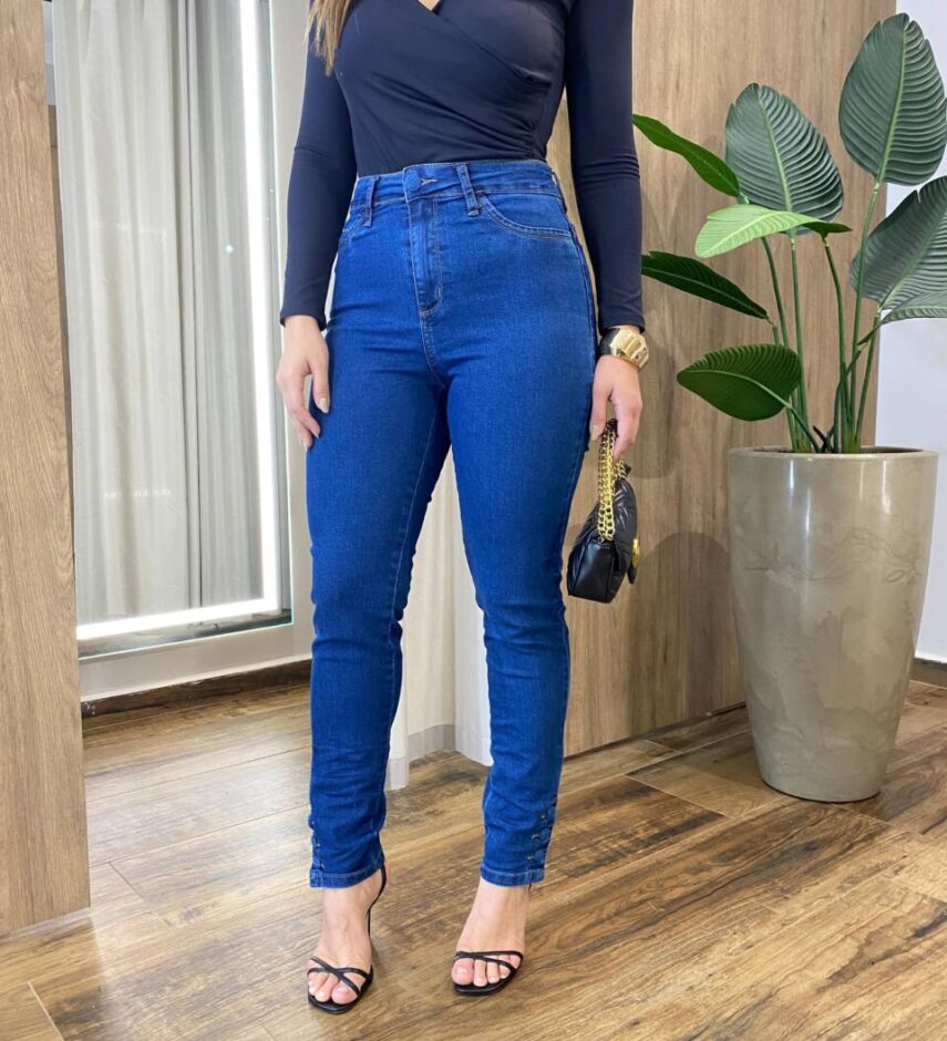 Calça Jeans Feminina Cigarrete Botões na Barra A26912KM - Fernanda Ramos Store