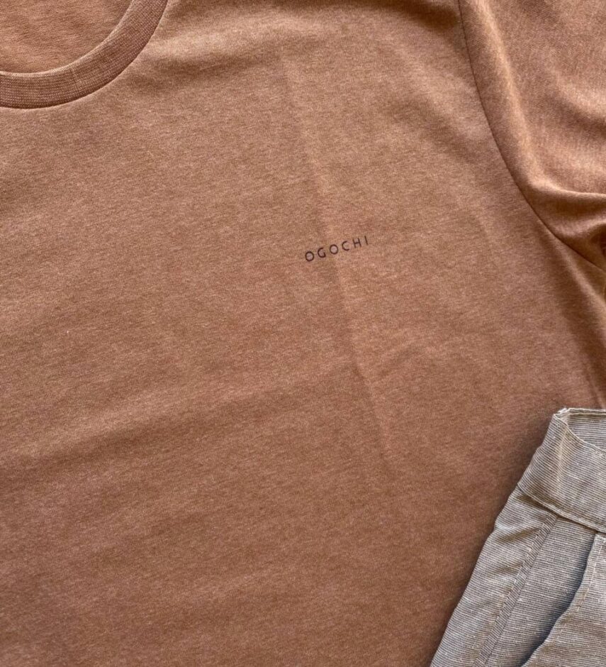 Camiseta Masculina Essencial Slim Ogochi Caramelo 1036 - Fernanda Ramos Store