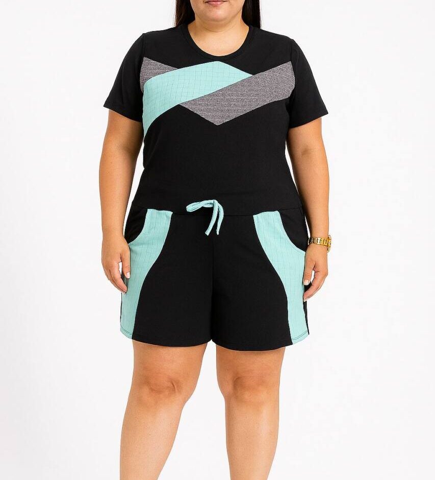 Conjunto Plus Blusa Manga Curta com Faixas Azul Mar e Short Preto - Fernanda Ramos Store