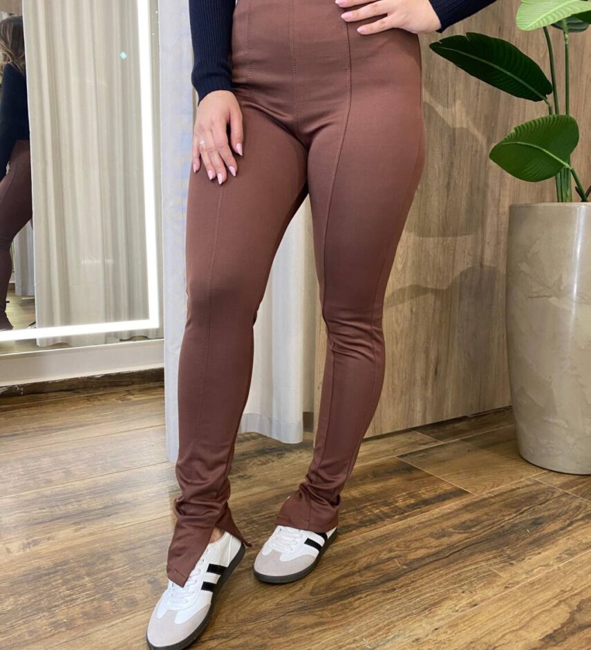 Legging Feminina Mabela com Abertura na Barra Chocolate - Fernanda Ramos Store