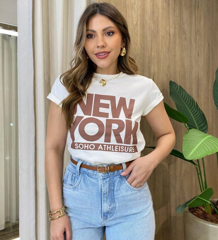 T-shirt Feminina Manga Curta Estampa New York Off White - Fernanda Ramos Store