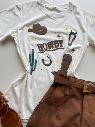 T-shirt Feminina Manga Curta Estampada Howdy Off White - Fernanda Ramos Store