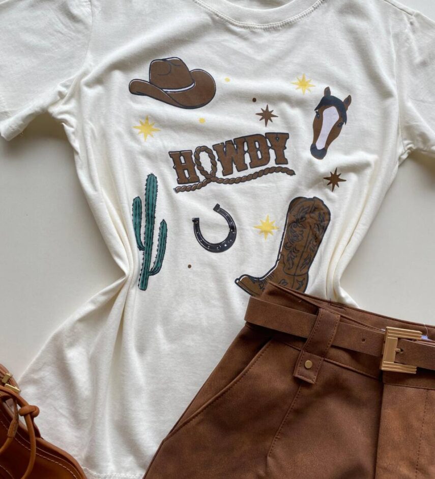 T-shirt Feminina Manga Curta Estampada Howdy Off White - Fernanda Ramos Store