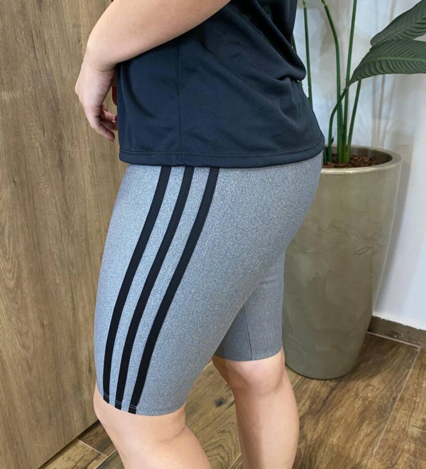 Bermuda Feminina Fitness com Detalhe Lateral Cinza - Fernanda Ramos Store