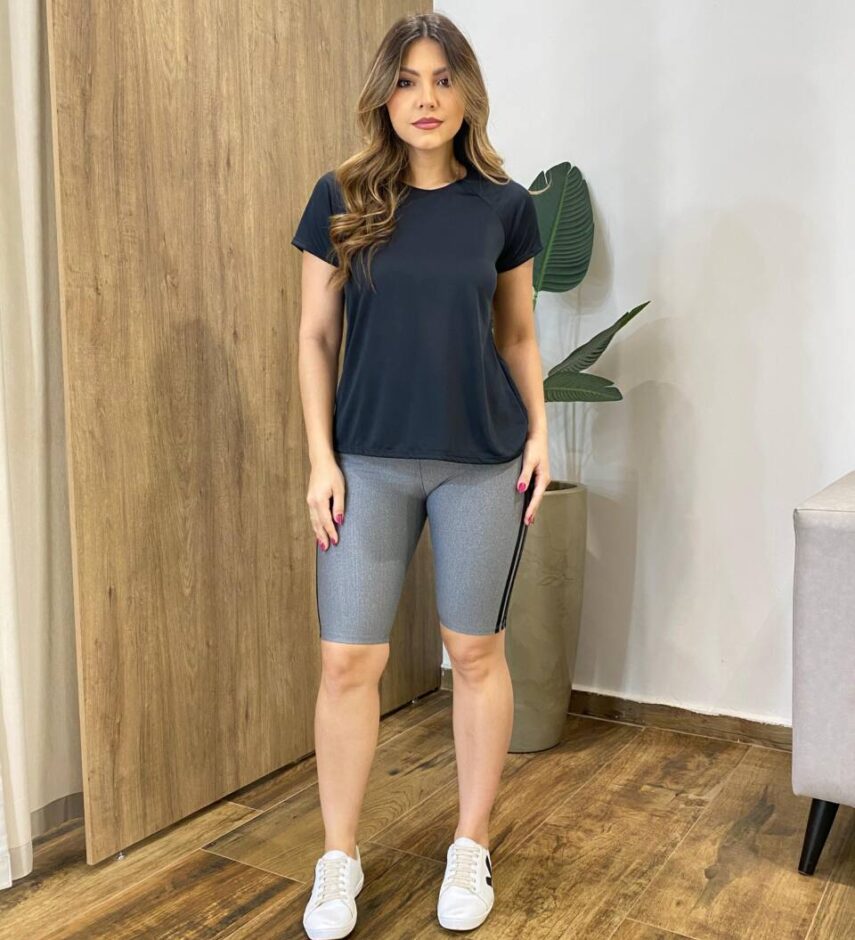 Bermuda Feminina Fitness com Detalhe Lateral Cinza - Fernanda Ramos Store