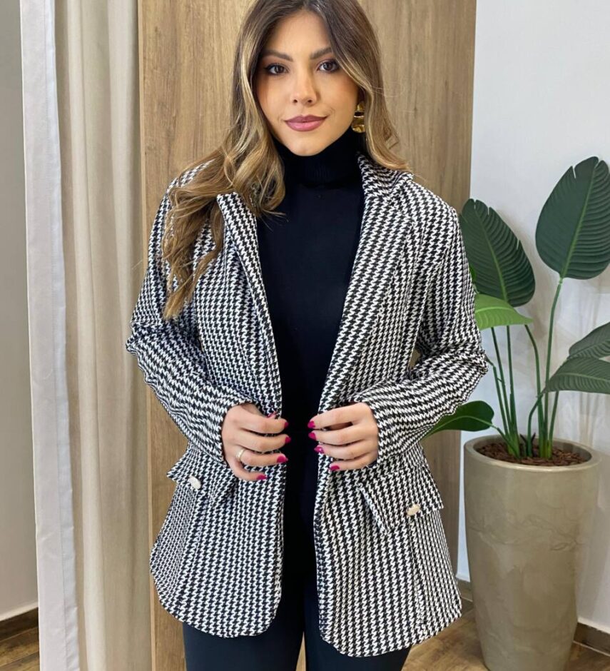 Blazer Manga Longa Feminino Plus com Detalhes Preto e Branco - Fernanda Ramos Store