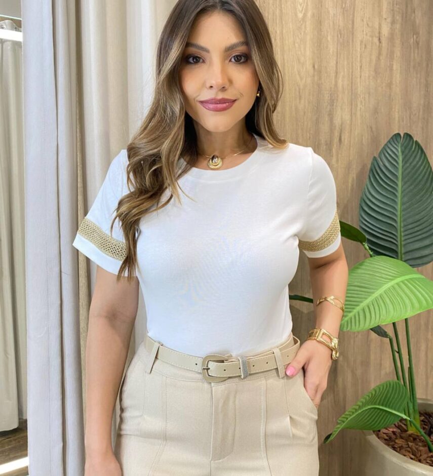 Blusa Feminina Antonella Manga Curta Bordado na Manga Off White - Fernanda Ramos Store