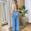 Blusa Feminina Decote V Gola Listrada Nude com Caramelo - Fernanda Ramos Store
