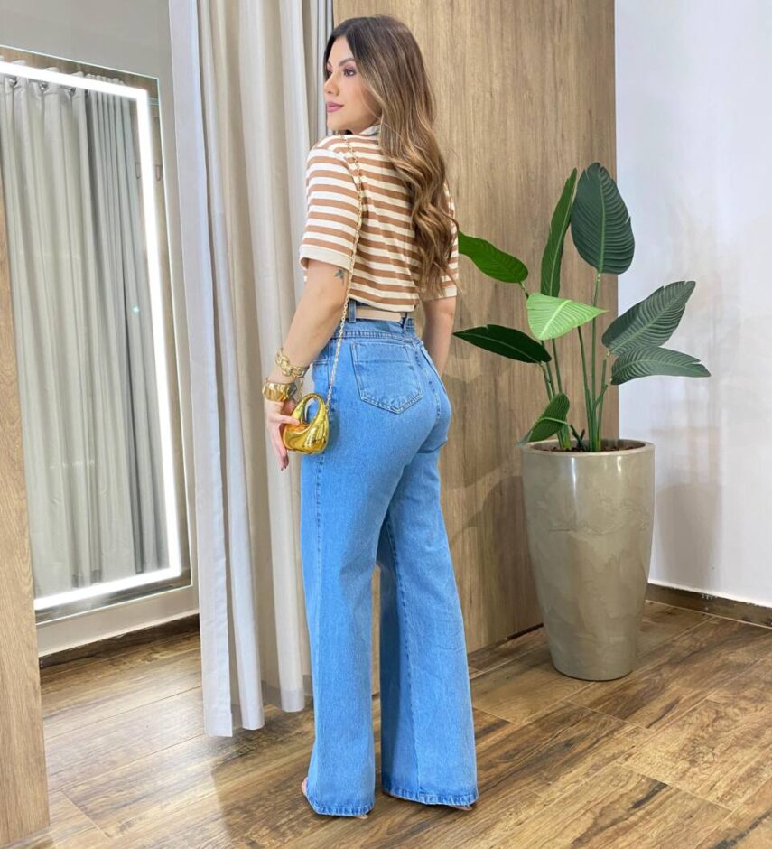Blusa Feminina Decote V Gola Listrada Nude com Caramelo - Fernanda Ramos Store