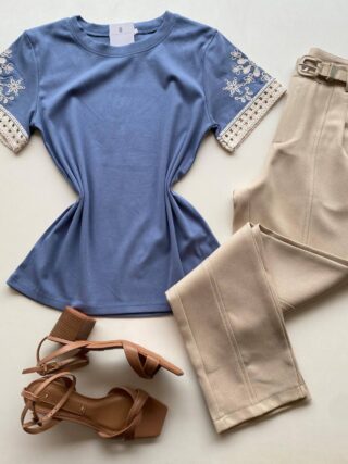 Blusa Feminina Manga Curta Hellen com Bordado Azul - Fernanda Ramos Store
