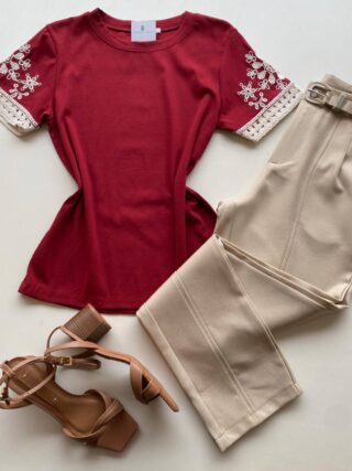 Blusa Feminina Manga Curta Hellen com Bordado Vinho - Fernanda Ramos Store