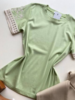Blusa Feminina Manga Curta Hellen com Bordado Verde - Fernanda Ramos Store