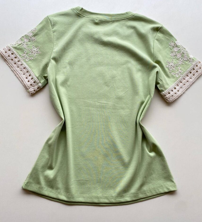 Blusa Feminina Manga Curta Hellen com Bordado Verde - Fernanda Ramos Store