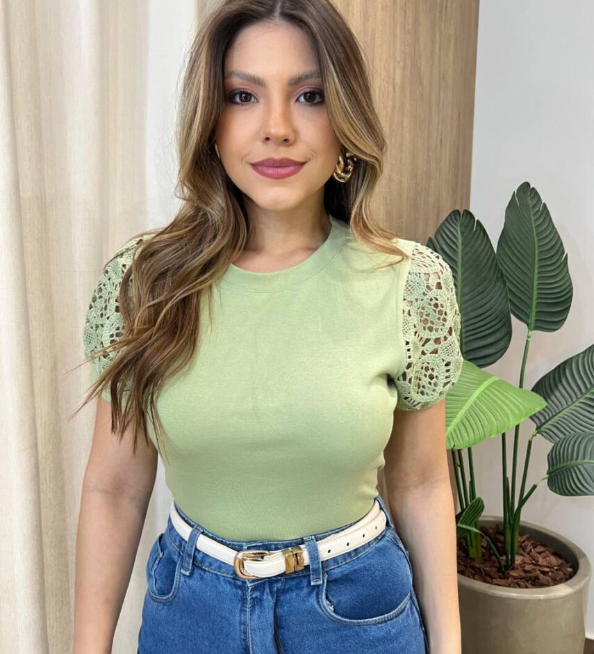 Blusa Feminina Manga Curta Leia com Detalhes em Bordado Verde - Fernanda Ramos Store