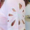 Blusa Feminina Milena Manga Curta Bordado em Flor Rosa Claro - Fernanda Ramos Store