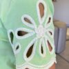 Blusa Feminina Milena Manga Curta Bordado em Flor Verde - Fernanda Ramos Store