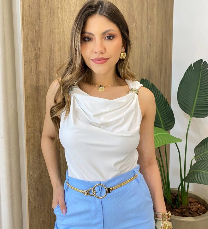 Blusa Regata Feminina Audrey Detalhe em Broche Dourado Off - Fernanda Ramos Store