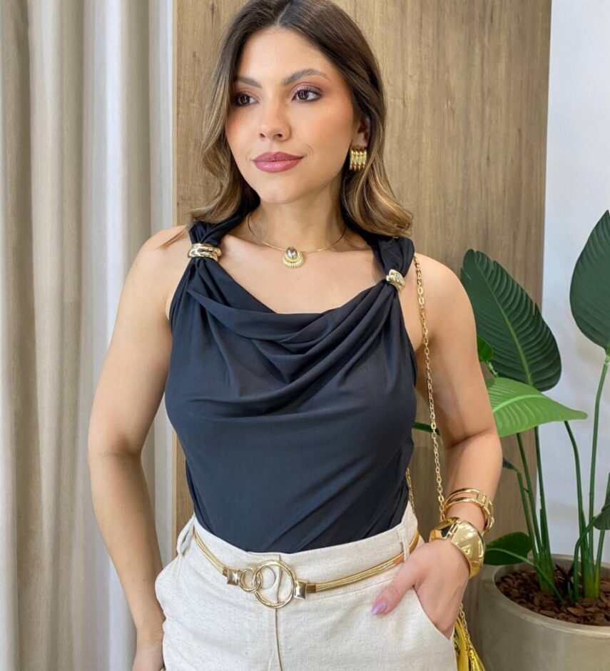Blusa Regata Feminina Audrey Detalhe em Broche Dourado Preto - Fernanda Ramos Store