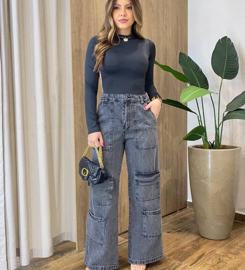 Calça Feminina Jeans Wide Leg Cargo Preto Estonado - Fernanda Ramos Store