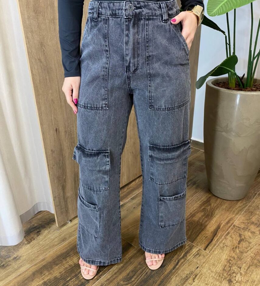 Calça Feminina Jeans Wide Leg Cargo Preto Estonado - Fernanda Ramos Store