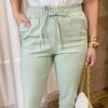 Calça Feminina Viscolinho Soraia Bolsos e Detalhe Barra Verde Mata - Fernanda Ramos Store