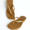 Chinelo Feminino Canelado Santa Lolla Detalhe Auto Relevo Bege - Fernanda Ramos Store