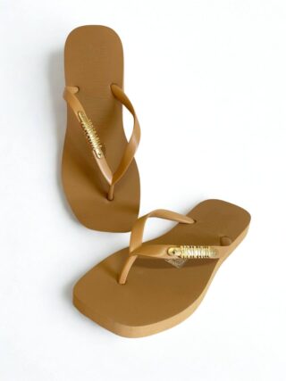 Chinelo Feminino Canelado Santa Lolla Detalhe Auto Relevo Bege - Fernanda Ramos Store
