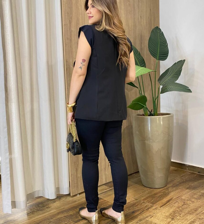 Colete Feminino Alfaiataria Liz Preto Bolso Falso Preto - Fernanda Ramos Store