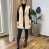 Colete Feminino Suede com Bolso e Botões Bege - Fernanda Ramos Store
