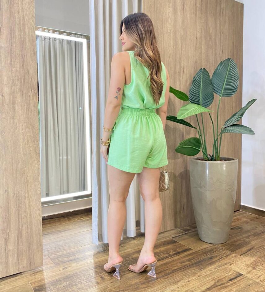 Conjunto Feminino Lulu Cropped Regata e Short Saia Verde - Fernanda Ramos Store