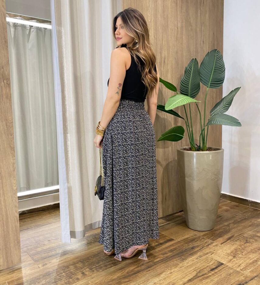 Regata Feminina Canelada Anne com Flores nas Alças Preta - Fernanda Ramos Store