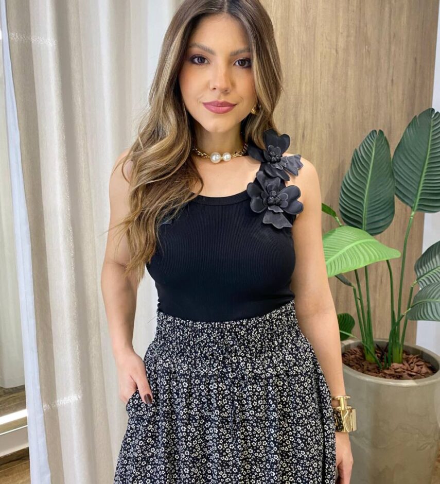 Regata Feminina Canelada Anne com Flores nas Alças Preta - Fernanda Ramos Store