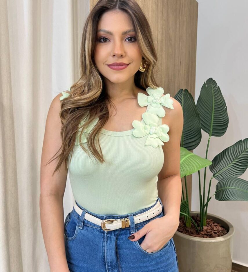 Regata Feminina Canelada Anne com Flores nas Alças Verde - Fernanda Ramos Store
