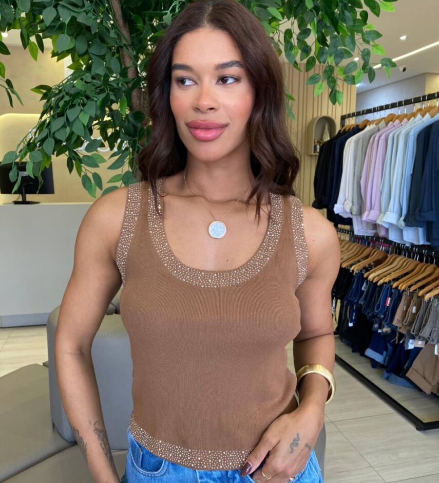 Regata Feminina Canelada Talia com Strass nas Alças Chocolate - Fernanda Ramos Store