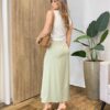 Saia Feminina Midi Bela em Cetim com Zíper Verde Oliva - Fernanda Ramos Store