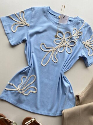 T-shirt Feminina Manga Curta Lois com Bordado Azul - Fernanda Ramos Store
